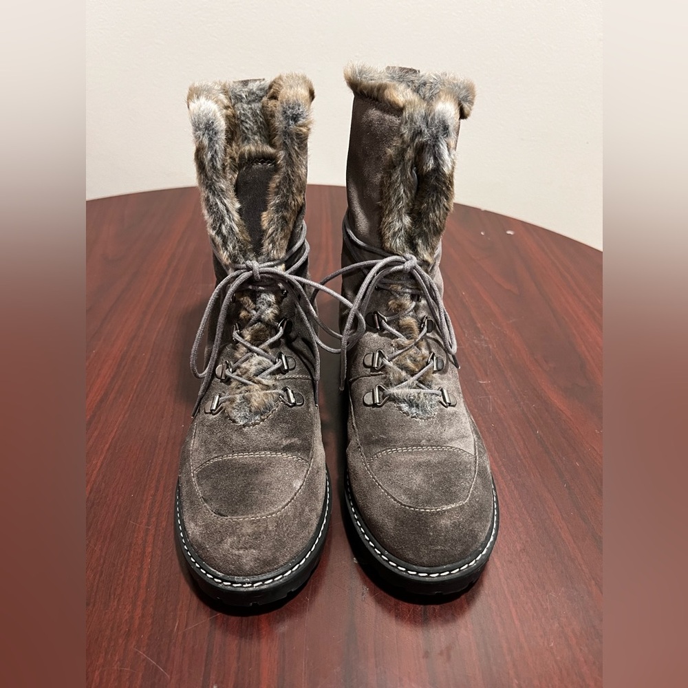 Stuart Weitzman Women’s Bobsled Faux Fur Suede Hiking Boots Fur Lined Size 6 - Picture 3 of 8